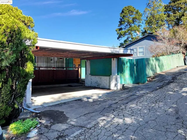 41 Hemlock Ln, Oakland, California 94611