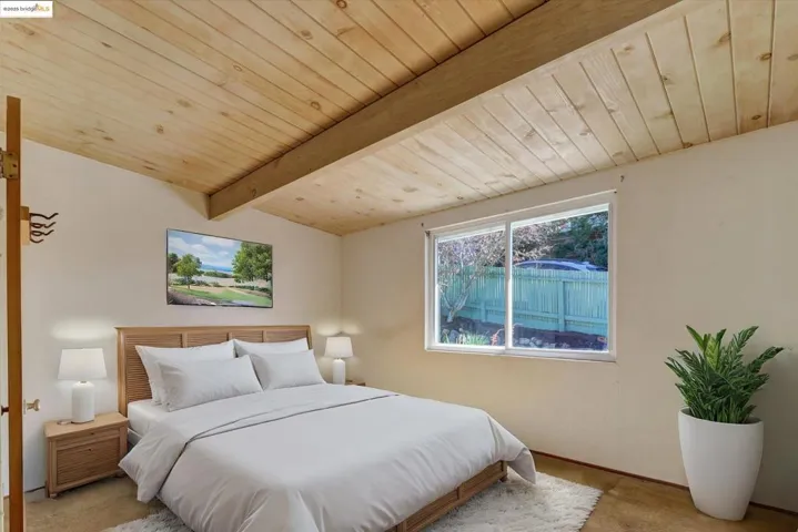 41 Hemlock Ln, Oakland, California 94611