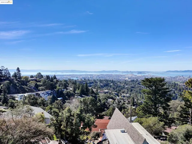 41 Hemlock Ln, Oakland, California 94611