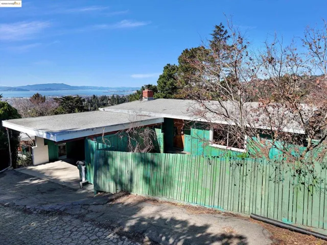 41 Hemlock Ln, Oakland, California 94611