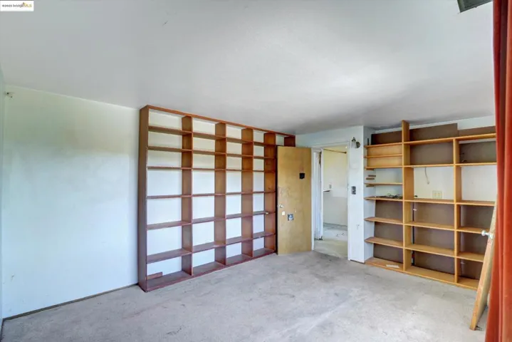 41 Hemlock Ln, Oakland, California 94611