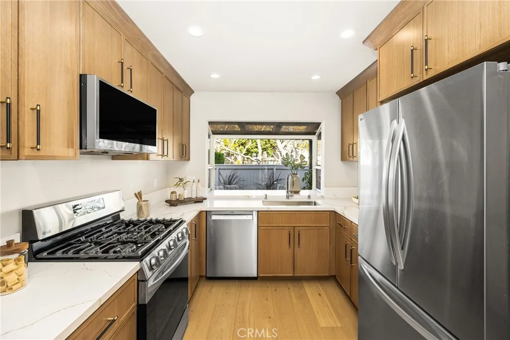 11 Thunder Trail 6, Irvine, California 92614 home-pic-24