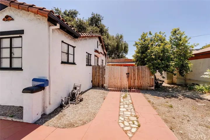 1574 N Orange Grove Avenue, Pomona, California 91767