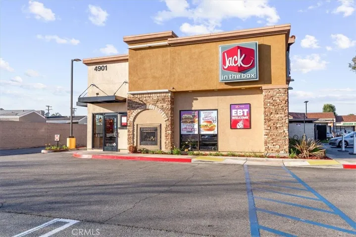  Nearby shopping, dining, and excellent schools make this a prime location.