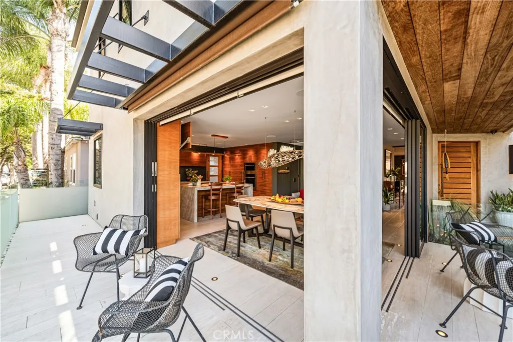 5429 5431 E The Toledo, Long Beach, California 90803 home-pic-19