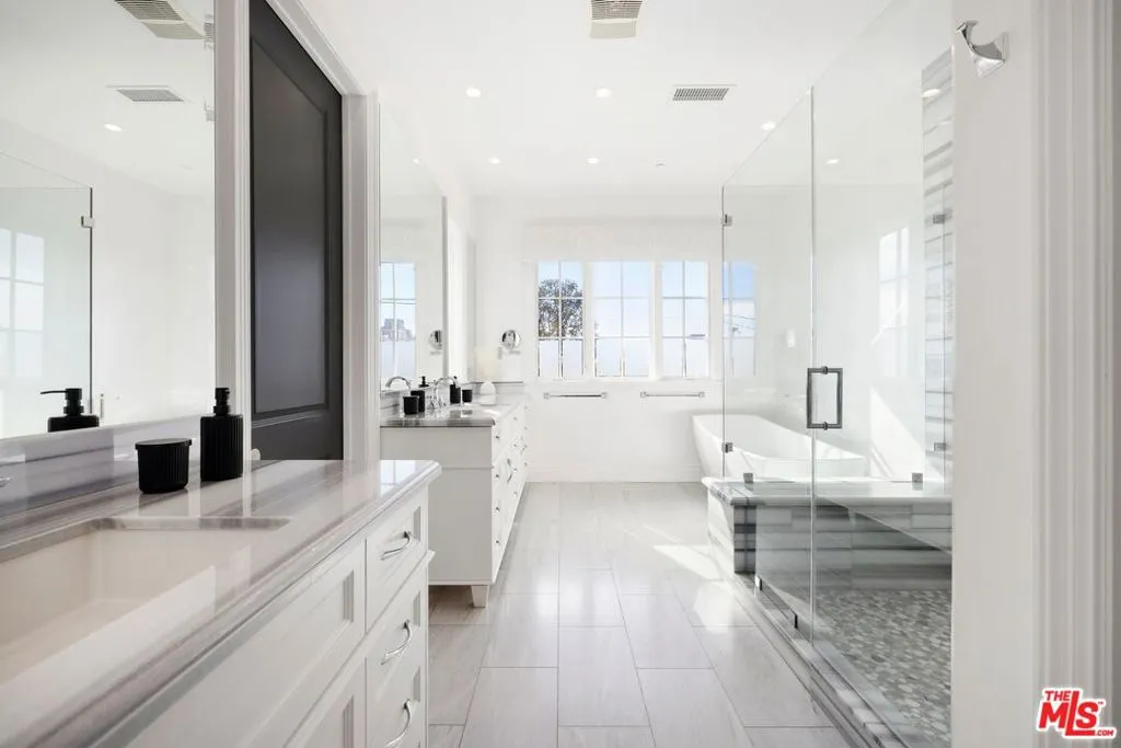 1401 Warner Avenue, Los Angeles, California 90024 home-pic-18