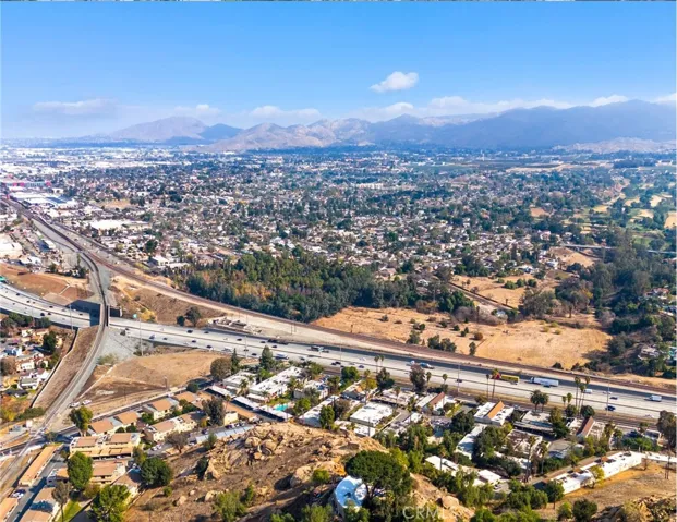 3060 Panorama Road, Riverside, California 92506