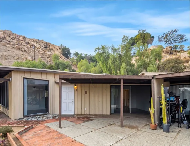 3060 Panorama Road, Riverside, California 92506
