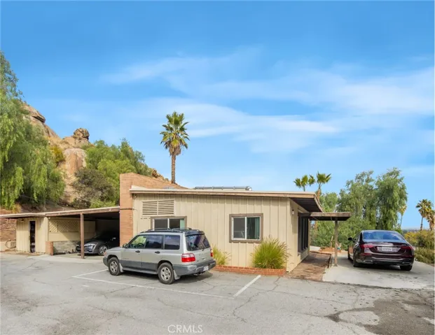 3060 Panorama Road, Riverside, California 92506