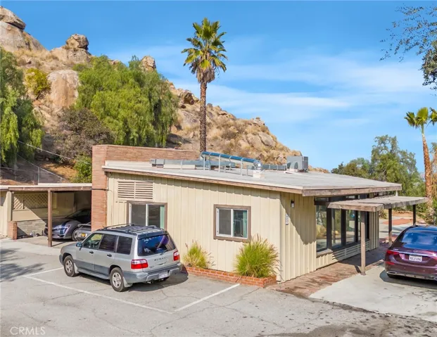 3060 Panorama Road, Riverside, California 92506