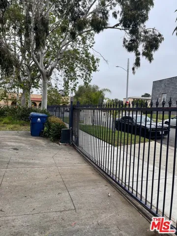 4400 W Washington Boulevard, Los Angeles, California 90016