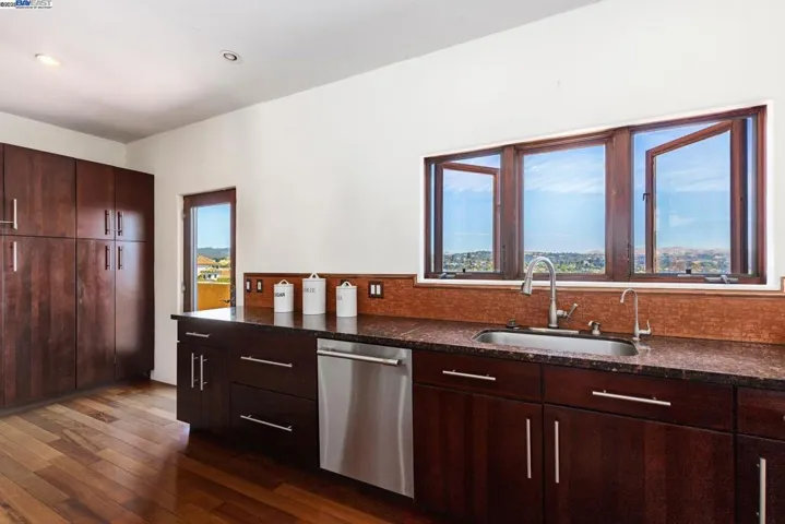2851 Eugene Ter, Castro Valley, California 94546