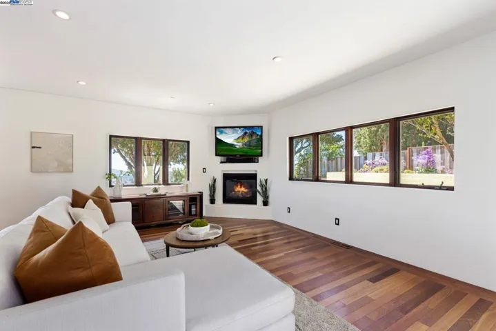 2851 Eugene Ter, Castro Valley, California 94546