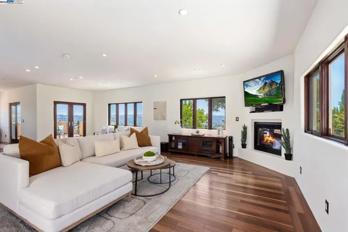 2851 Eugene Ter, Castro Valley, California 94546