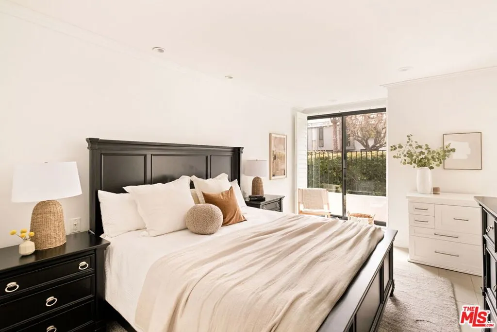 2940 Neilson Way 103, Santa Monica, California 90405 home-pic-10