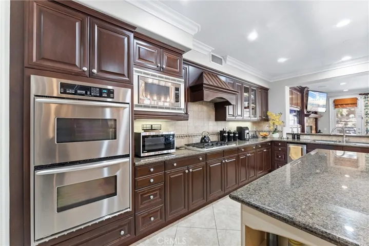 2480 Highwood Road N, Orange, California 92867