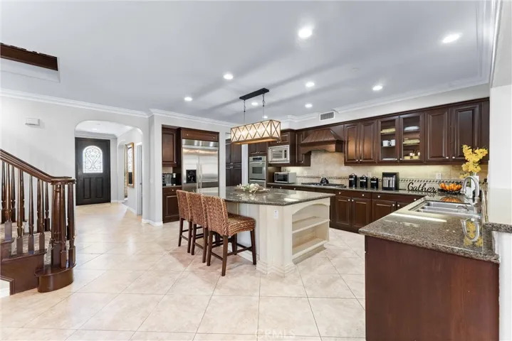 2480 Highwood Road N, Orange, California 92867