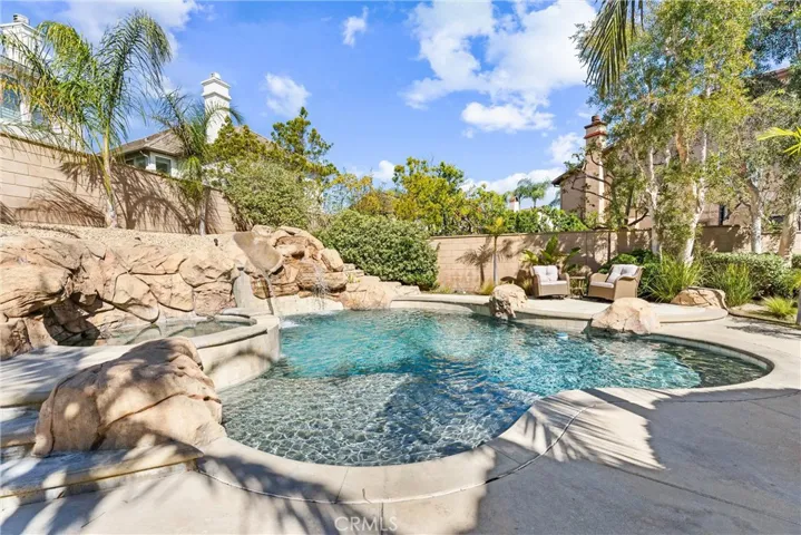 2480 Highwood Road N, Orange, California 92867