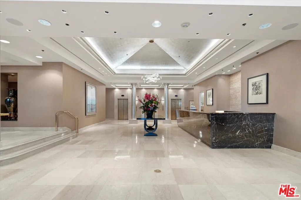 10724 Wilshire Boulevard 1503, Los Angeles, California 90024 home-pic-58