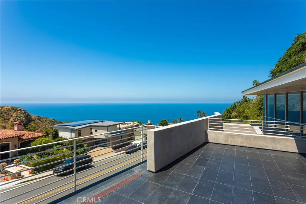 704 Nyes Place, Laguna Beach, California 92651 home-pic-40