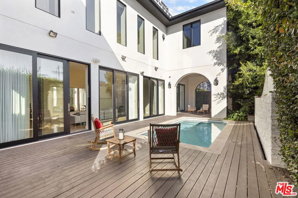 310 N Lucerne Boulevard, Los Angeles, California 90004 home-pic-27