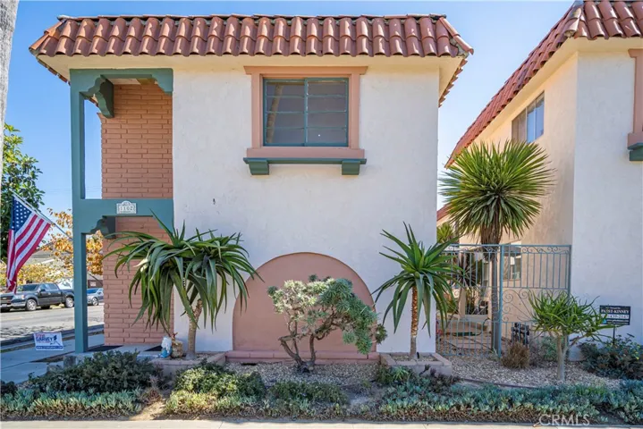 1102 Central Avenue, Seal Beach, California 90740