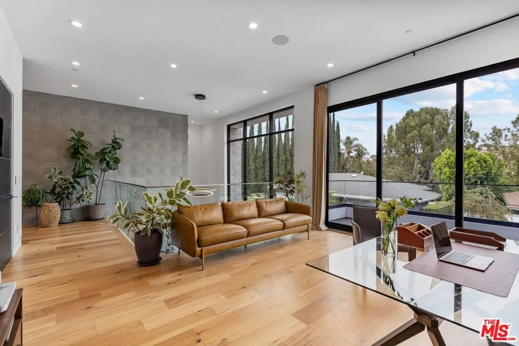 3553 Alana Drive, Sherman Oaks, California 91403 home-pic-27