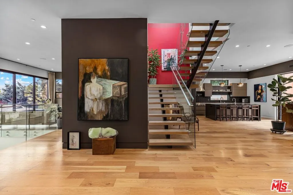 3553 Alana Drive, Sherman Oaks, California 91403 home-pic-14