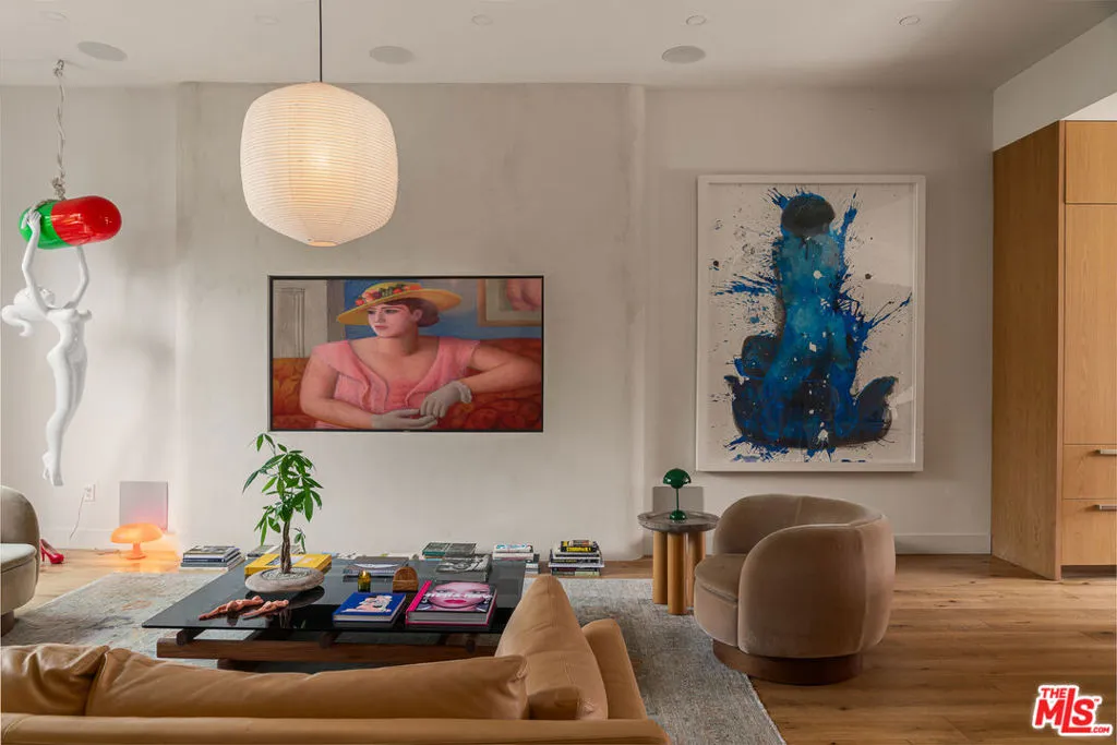 8756 Ashcroft Avenue, West Hollywood, California 90048 home-pic-2