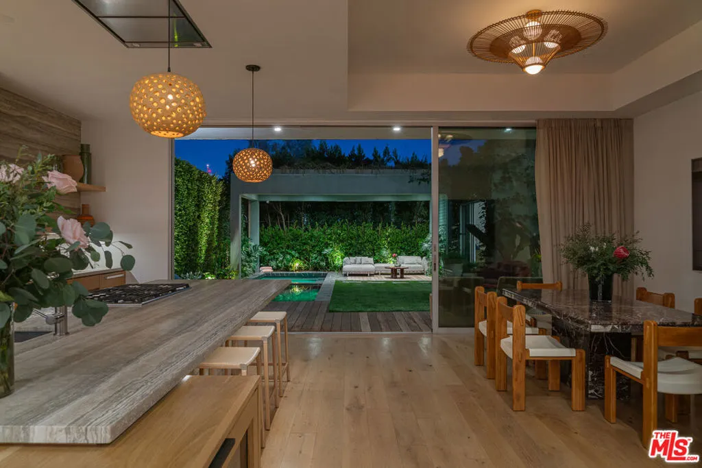 8756 Ashcroft Avenue, West Hollywood, California 90048 home-pic-15