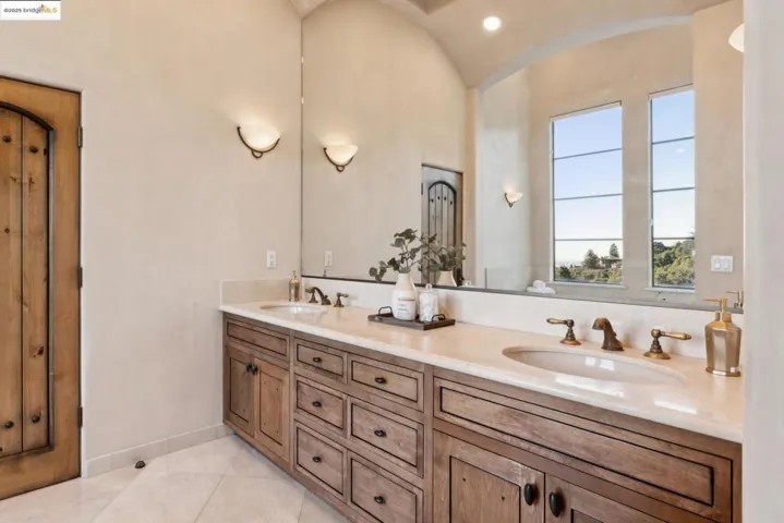 6 Perth Pl, Berkeley, California 94705