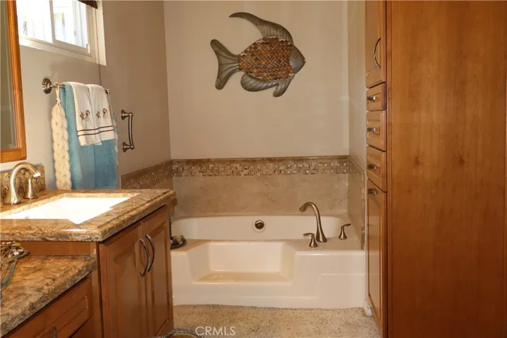 Owner's ensuite bathroom