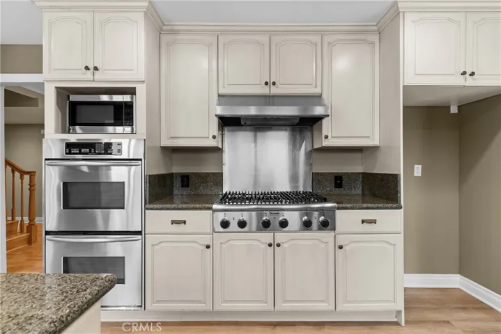 Kitchen 6 burner range