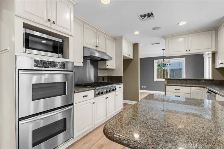 Kitchen double oven