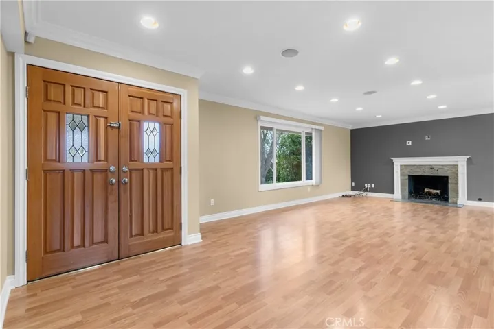 Double door entryway