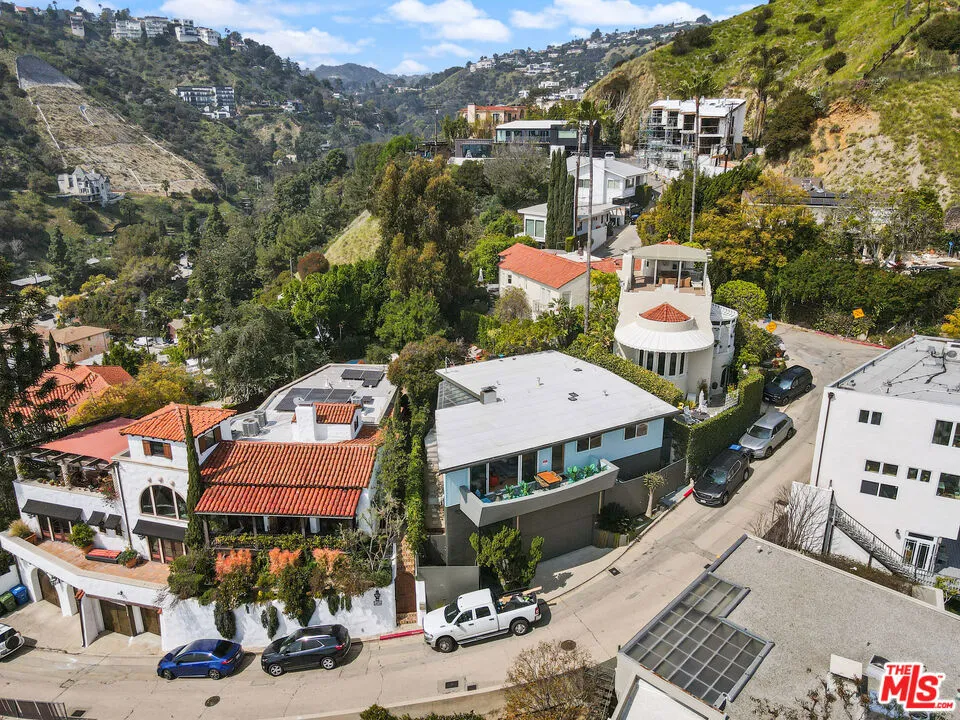 8011 Fareholm Drive, Los Angeles, California 90046 home-pic-13