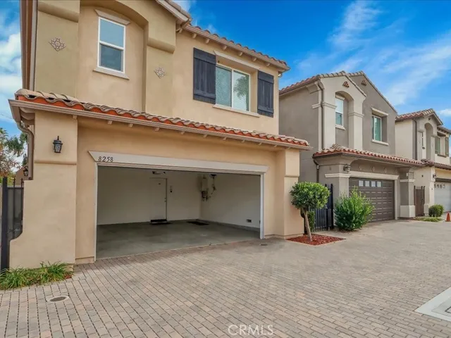 8258 N Haven Lane, Northridge, California 91325