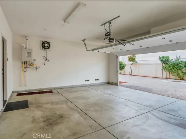 8258 N Haven Lane, Northridge, California 91325