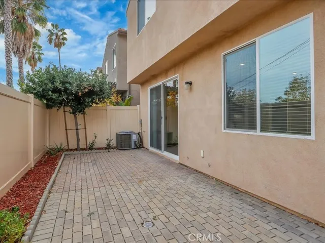 8258 N Haven Lane, Northridge, California 91325