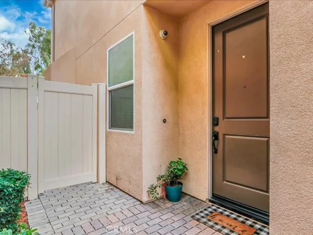 8258 N Haven Lane, Northridge, California 91325