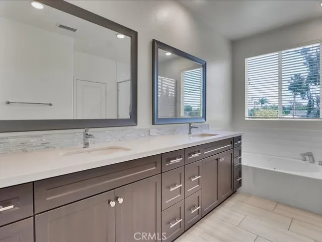8258 N Haven Lane, Northridge, California 91325