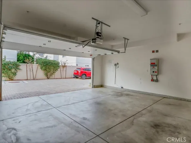 8258 N Haven Lane, Northridge, California 91325