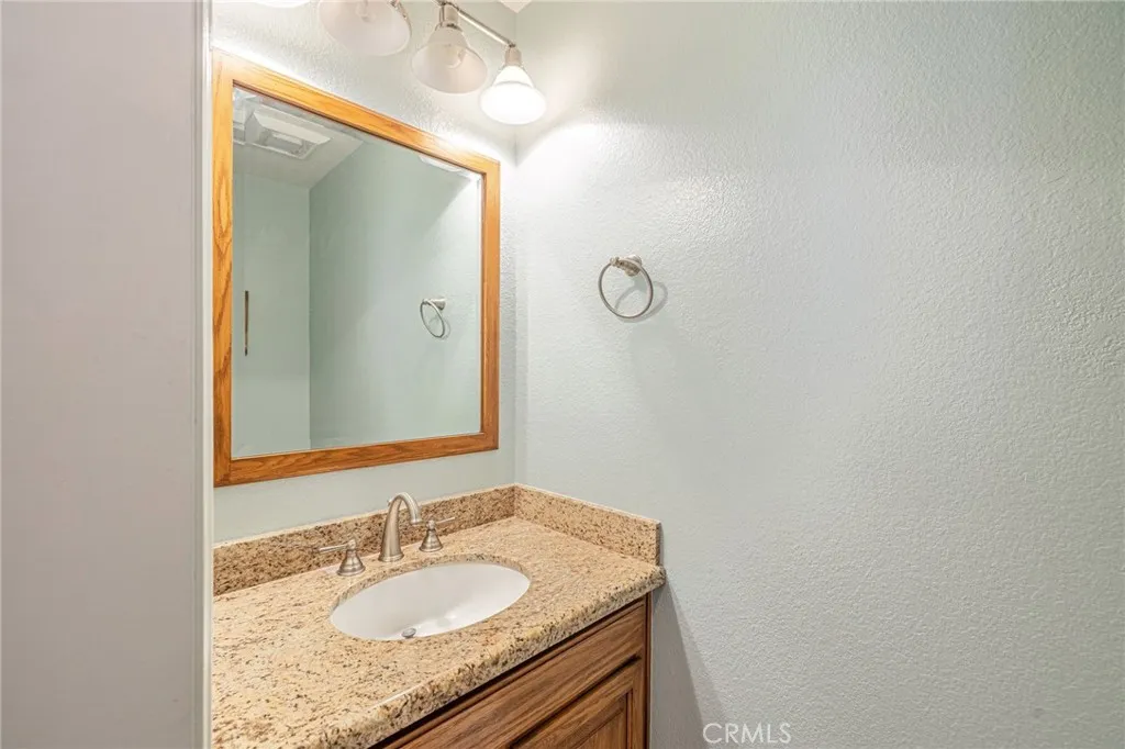 39932 Cyrus Lane, Palmdale, California 93551 home-pic-13