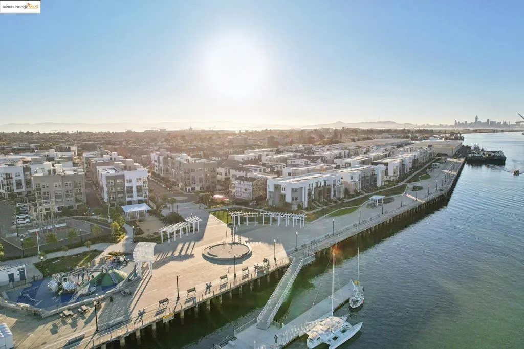 528 Martin Mariner Ave, Alameda, California 94501 home-pic-43