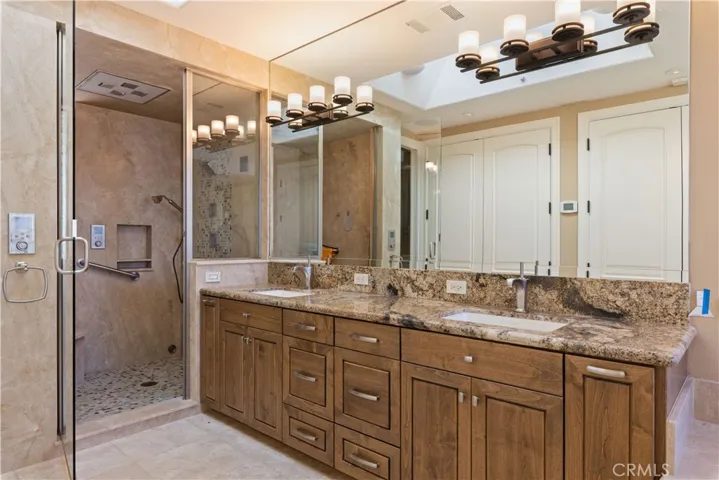 Primary suite bath