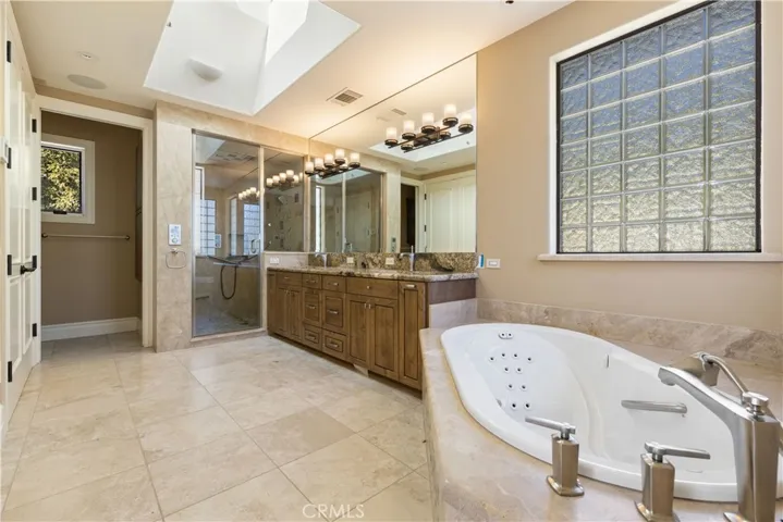 Primary suite bath