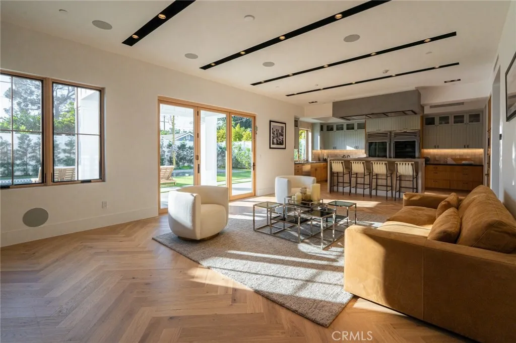 5131 Strohm Avenue, Toluca Lake, California 91601 home-pic-16