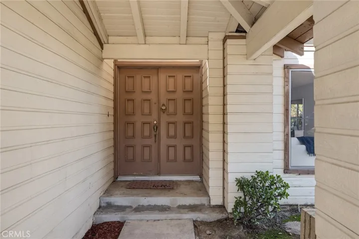 Welcome to 1205 Bloomwood Rd.