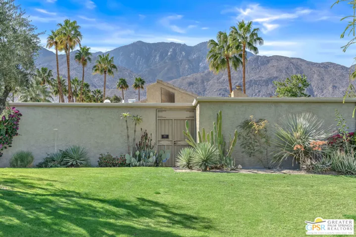 1652 S Cerritos Drive B, Palm Springs, California 92264