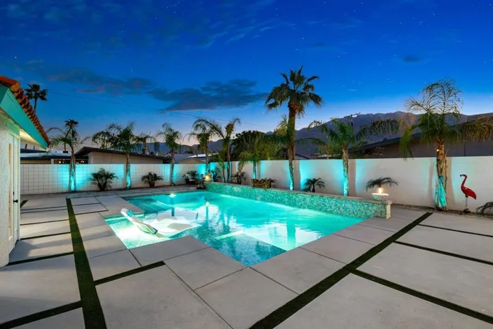 23 Pool House Twilight 2